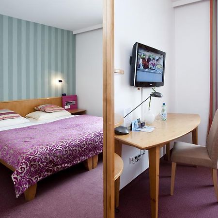 Hotel Geyer Клагенфурте Экстерьер фото