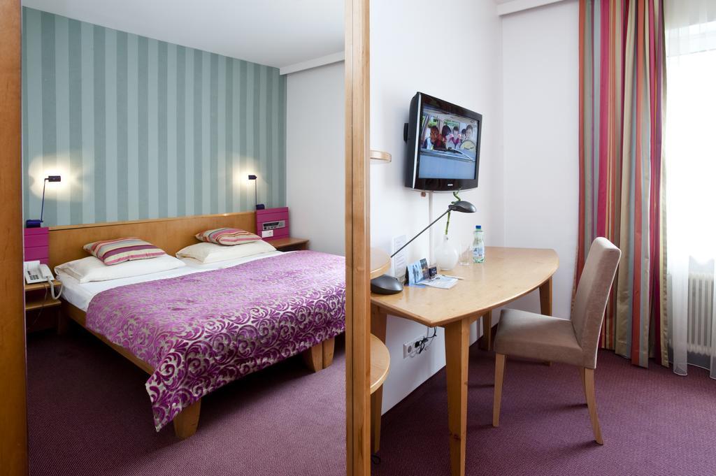 Hotel Geyer Клагенфурте Экстерьер фото